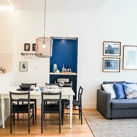 Luxury And Beautiful In Chiado דירה ליסבון