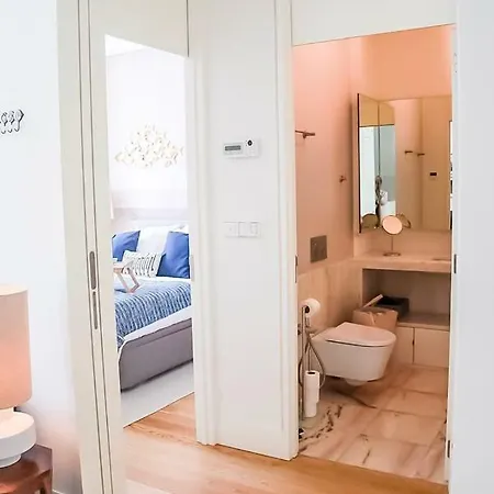 Luxury And Beautiful In Chiado דירה