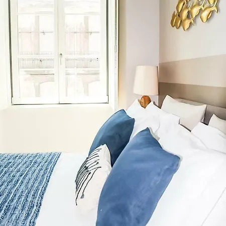 Luxury And Beautiful In Chiado Апартаменты Лиссабон