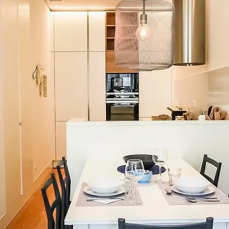 Luxury And Beautiful In Chiado Apartamento