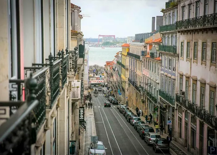 Апартаменты Luxury And Beautiful In Chiado
