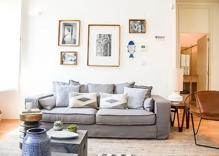 Luxury And Beautiful In Chiado Апартаменты Лиссабон